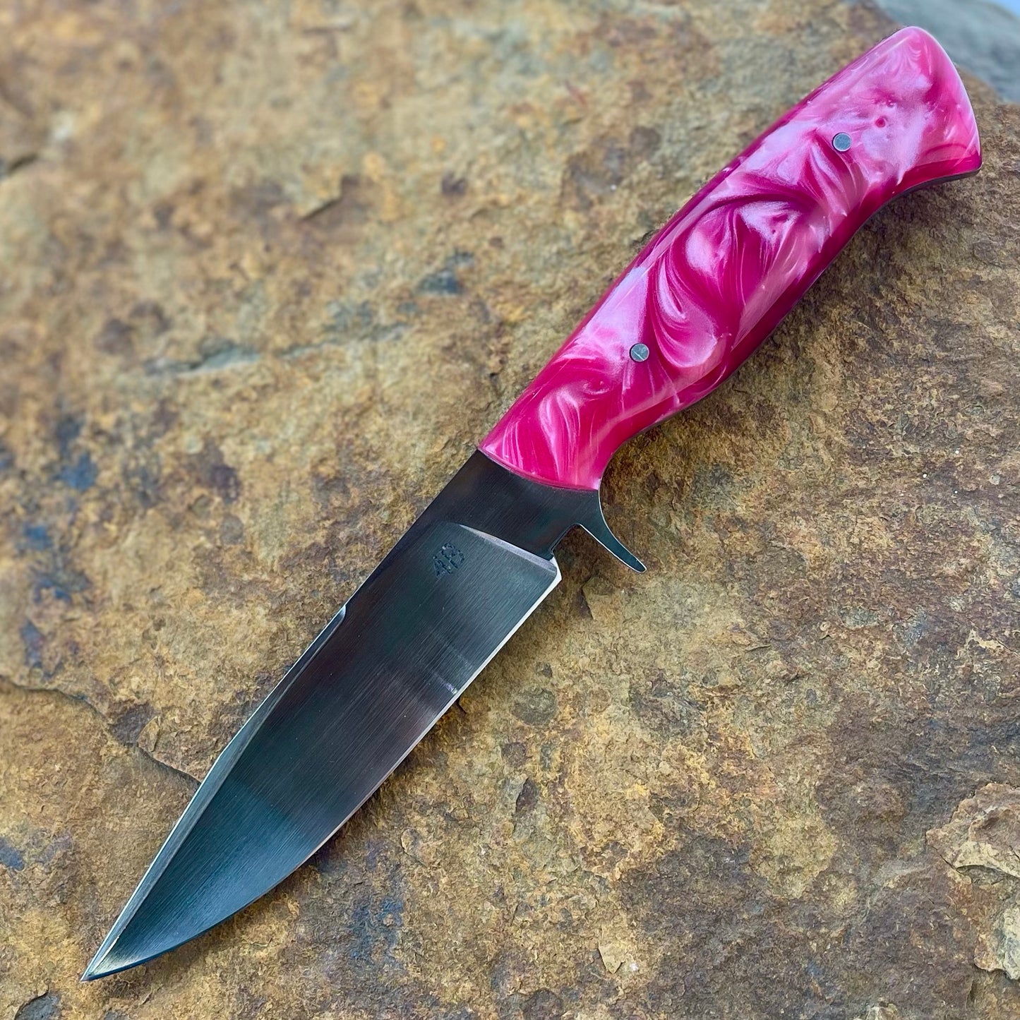 Hunter in 1095 w/ Pink Resin