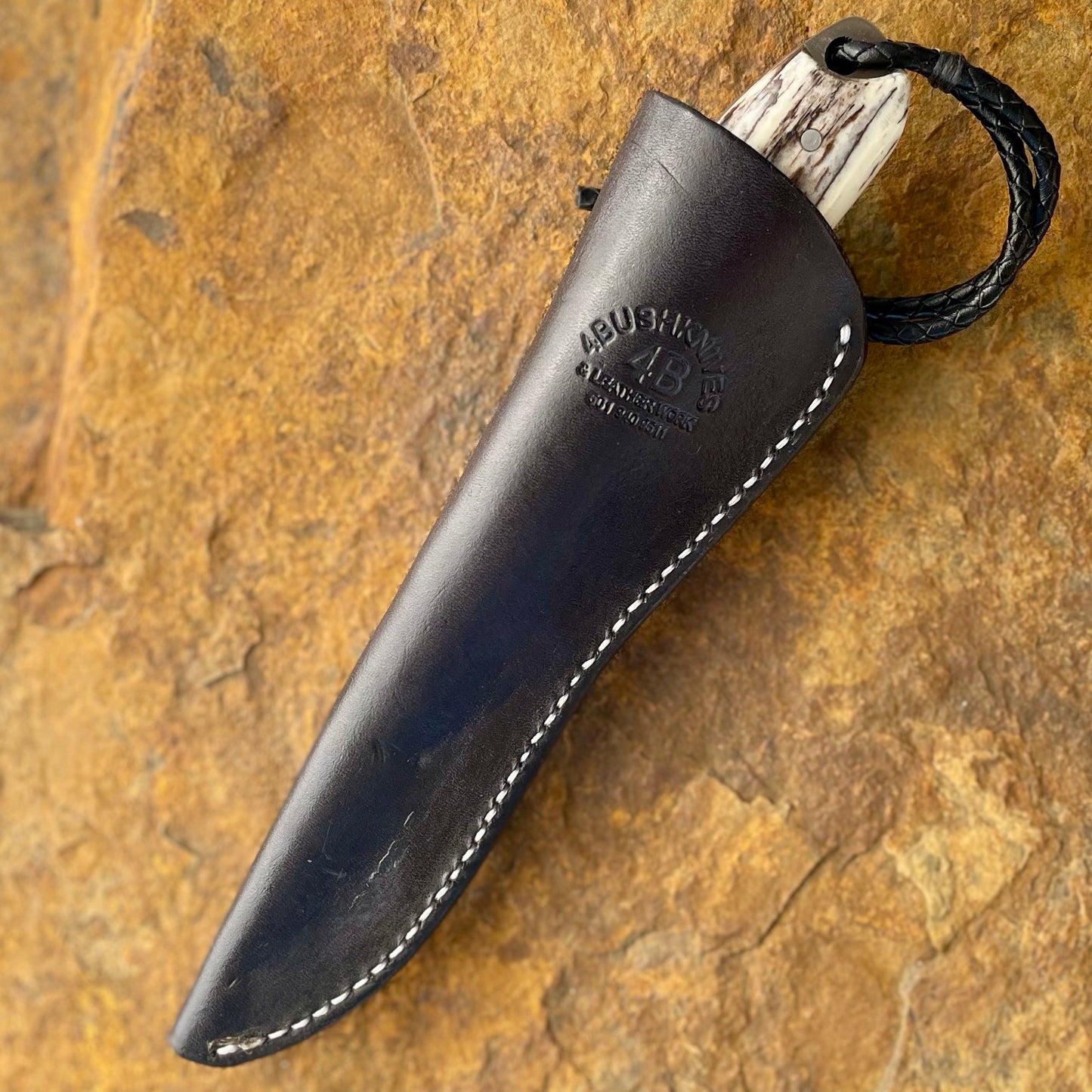 Hunter in 1095 w/ Grey Giraffe Bone