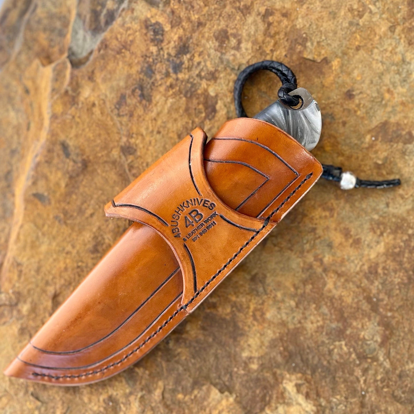 Hunter Skinner in 1095 w/ Grey & Silver Swirl