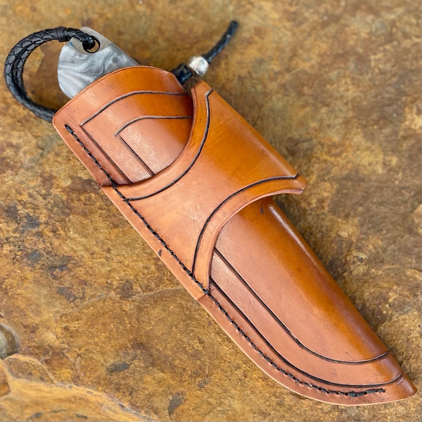 Hunter Skinner in 1095 w/ Grey & Silver Swirl