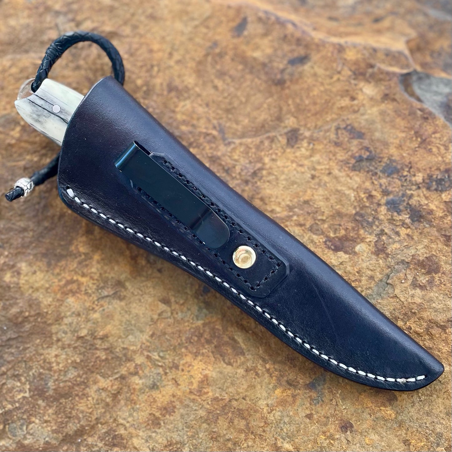Hunter in 1095 w/ Green Giraffe Bone