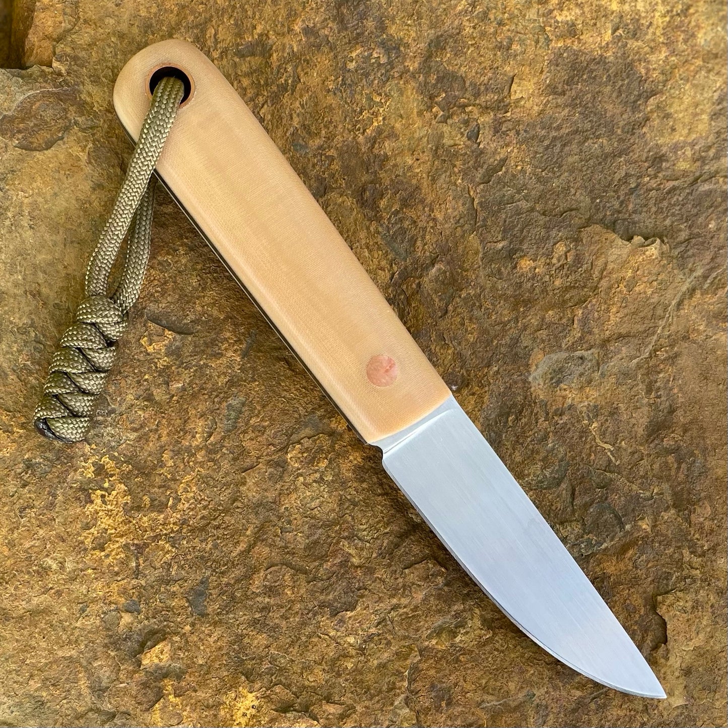 Puukko in 8670 w/ Bone Linen Micarta