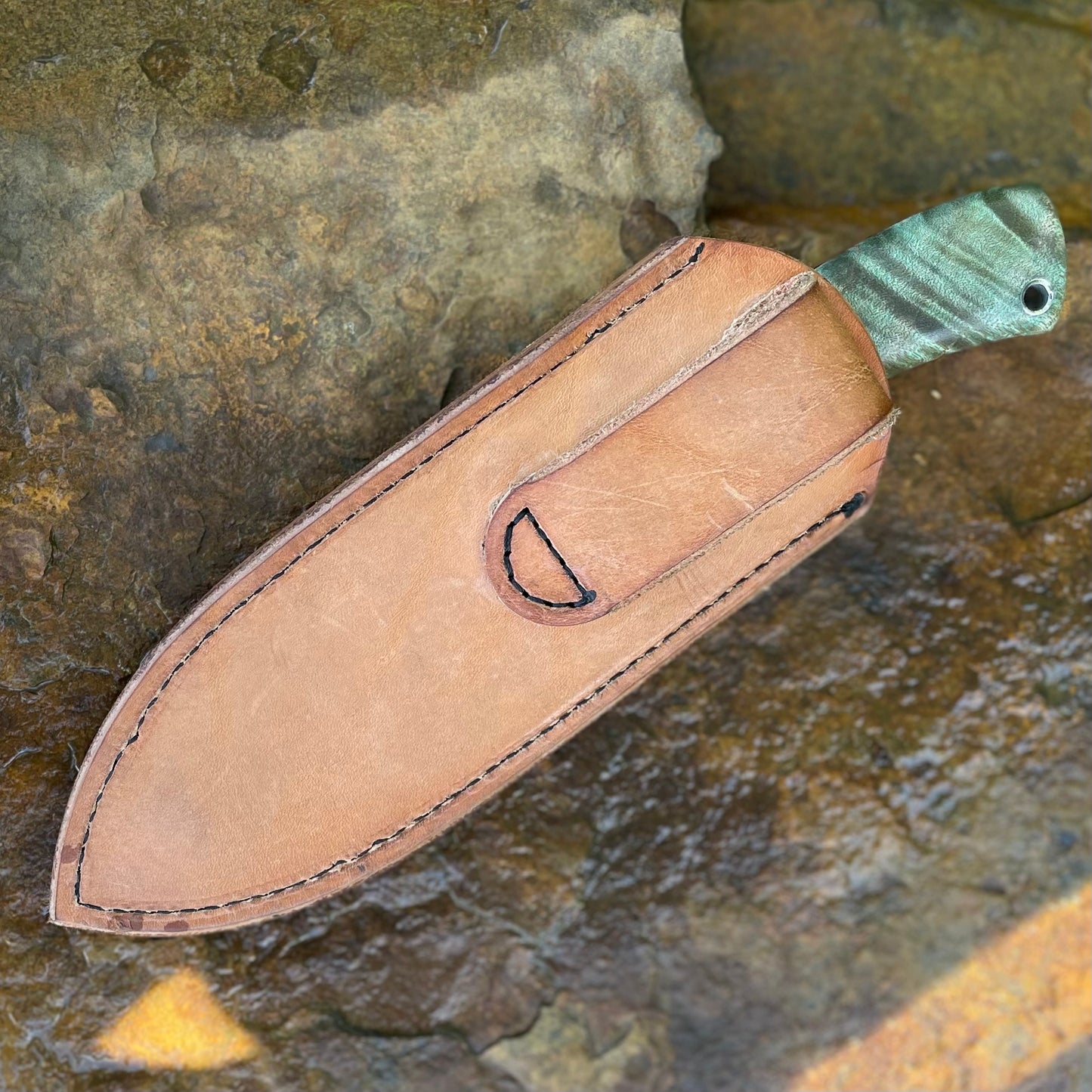 Hunter in CPM154 w/ Green Maple/Micarta Liners