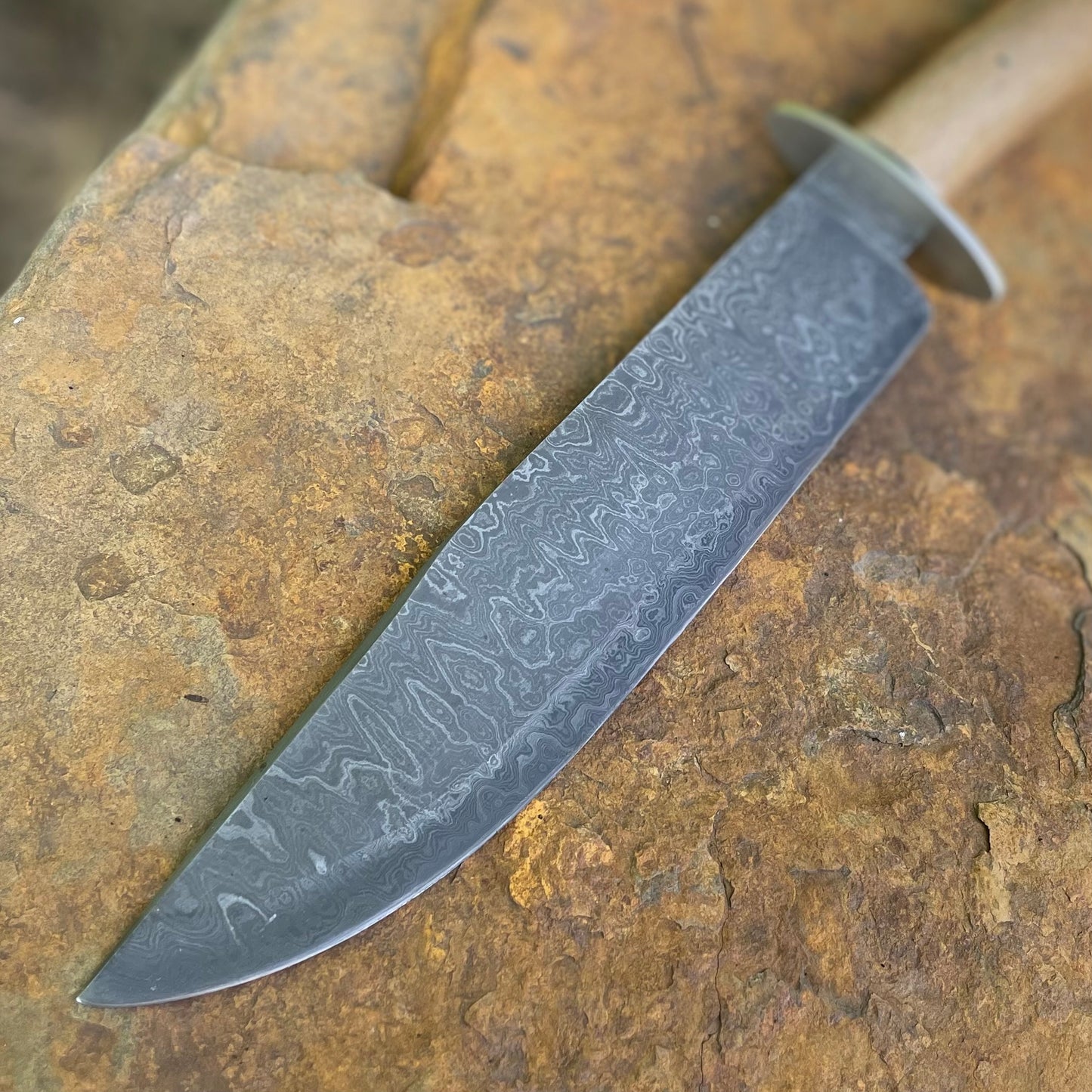 Damascus Bowie w/ Oosik