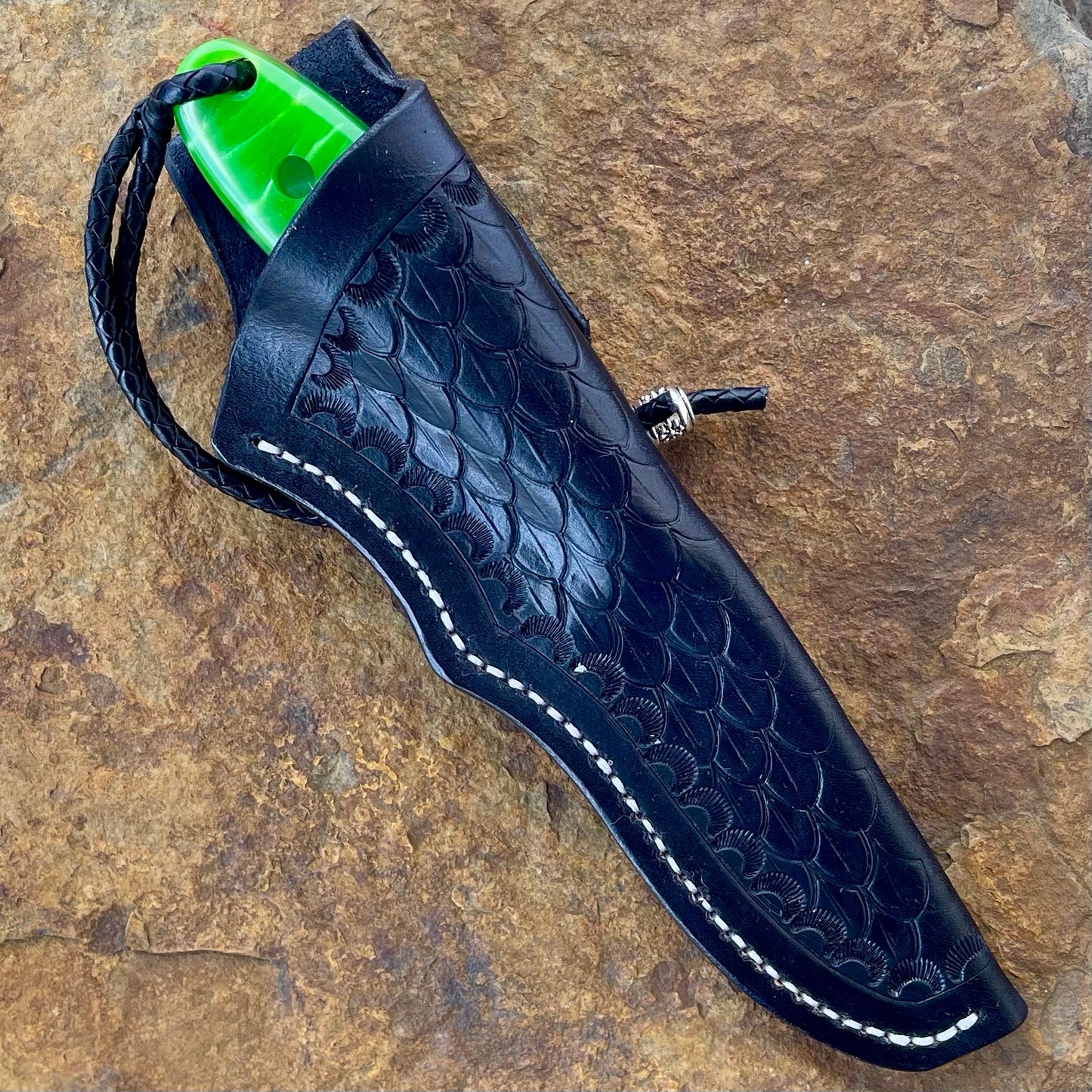 Hunter in 1095 w/ Green Resin