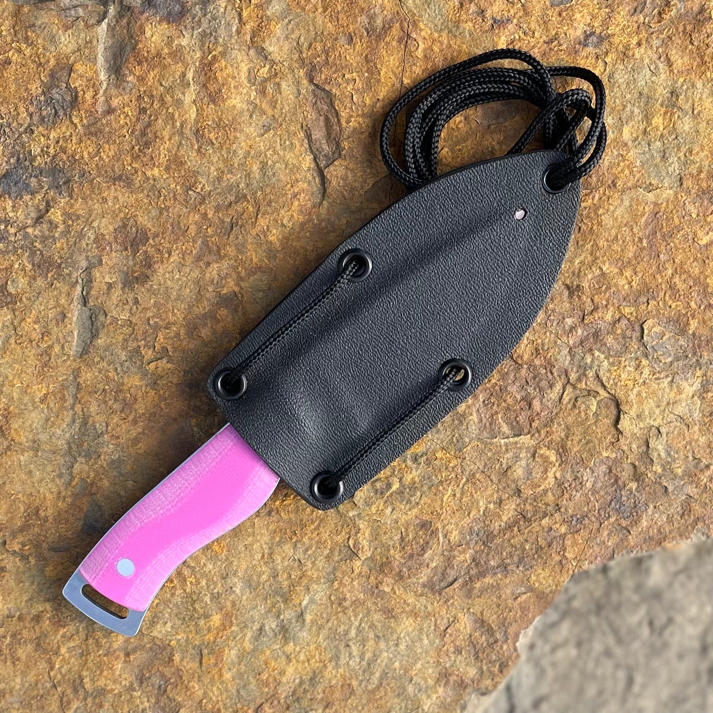 RazOrr Mini in Magnacut SS w/ Pink G10