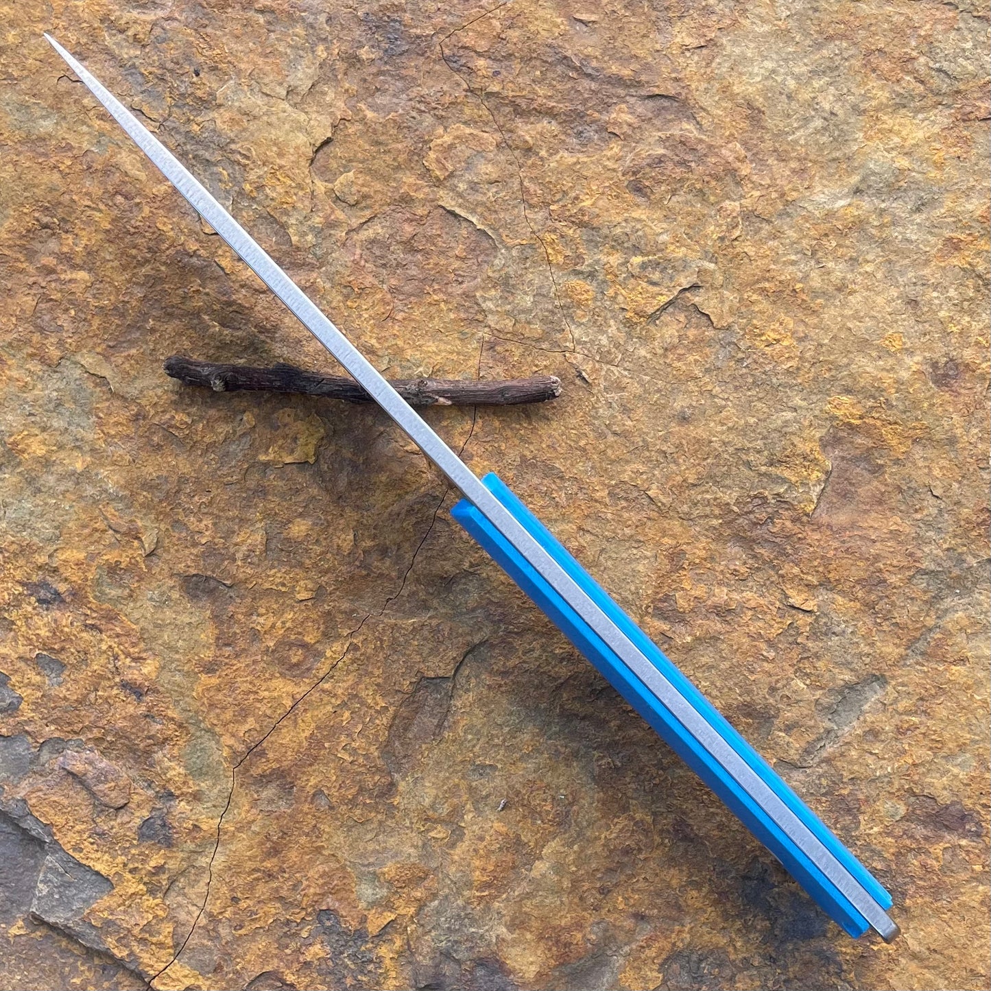 RazOrr 2.0 in Magnacut SS w/ Blue G10