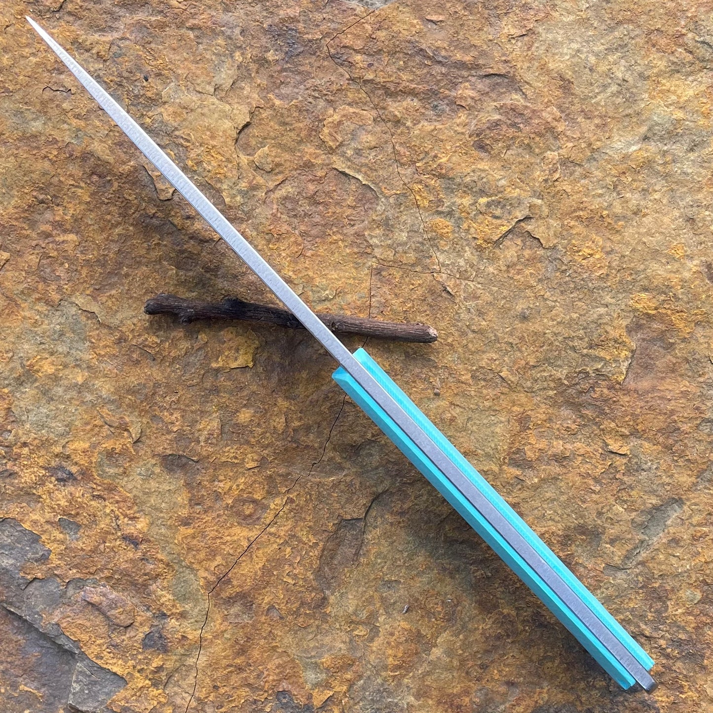 RazOrr 2.0 in Magnacut w/ Turquoise G10