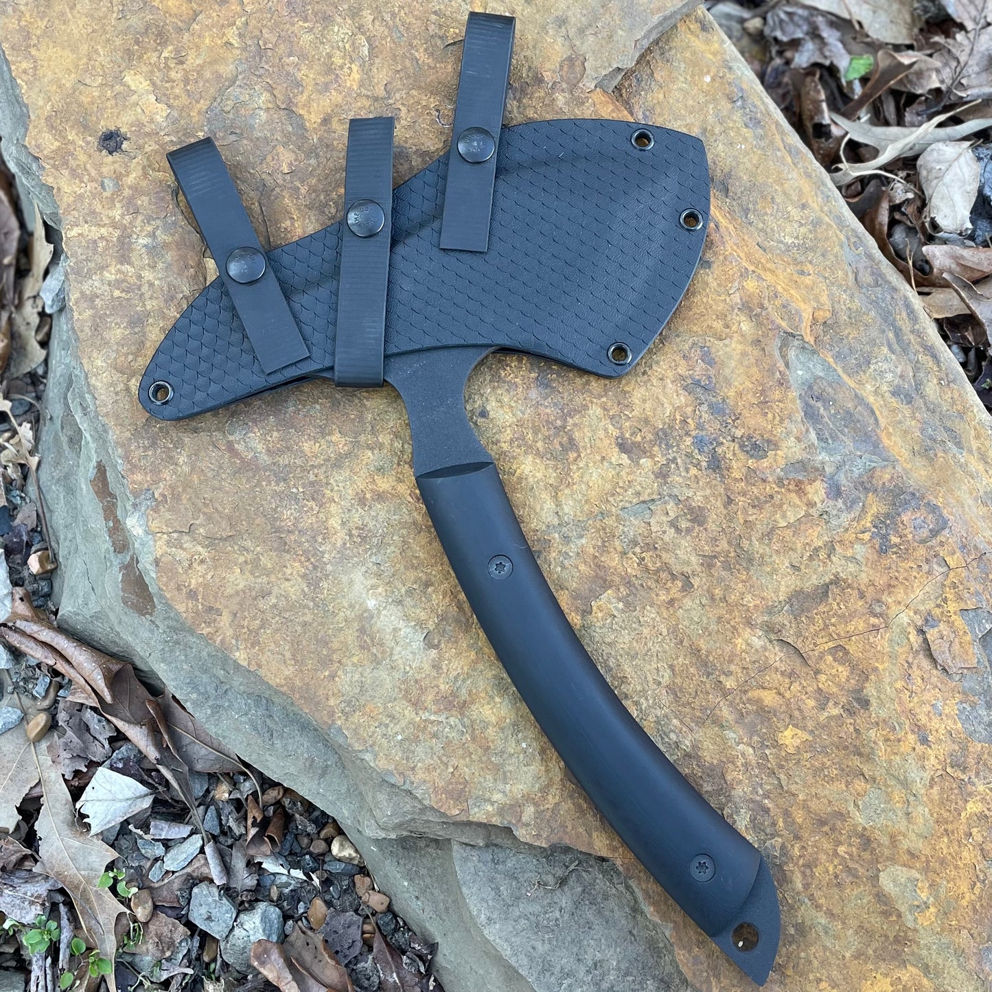 Kaiju Tomahawk in 1075 w/ Black G10