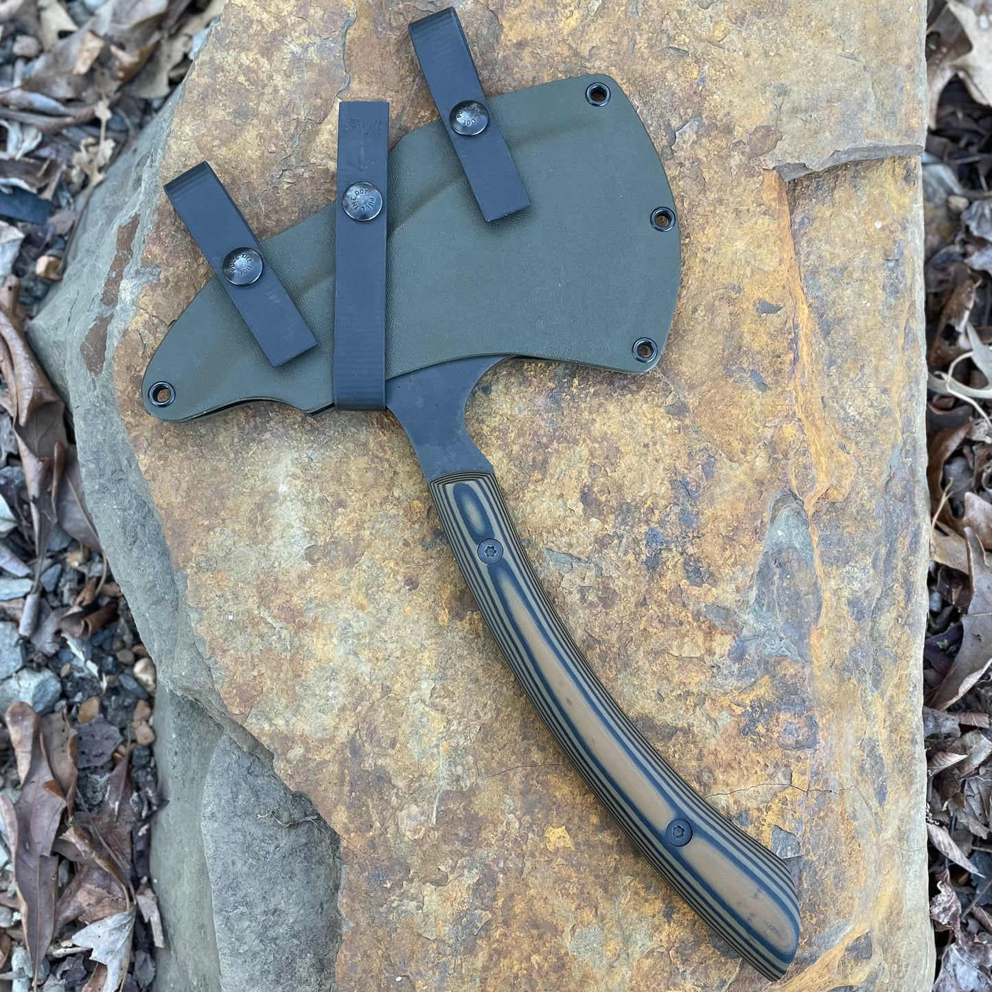 Timberwolf Tomahawk in 1075 w/ Multicolor G10