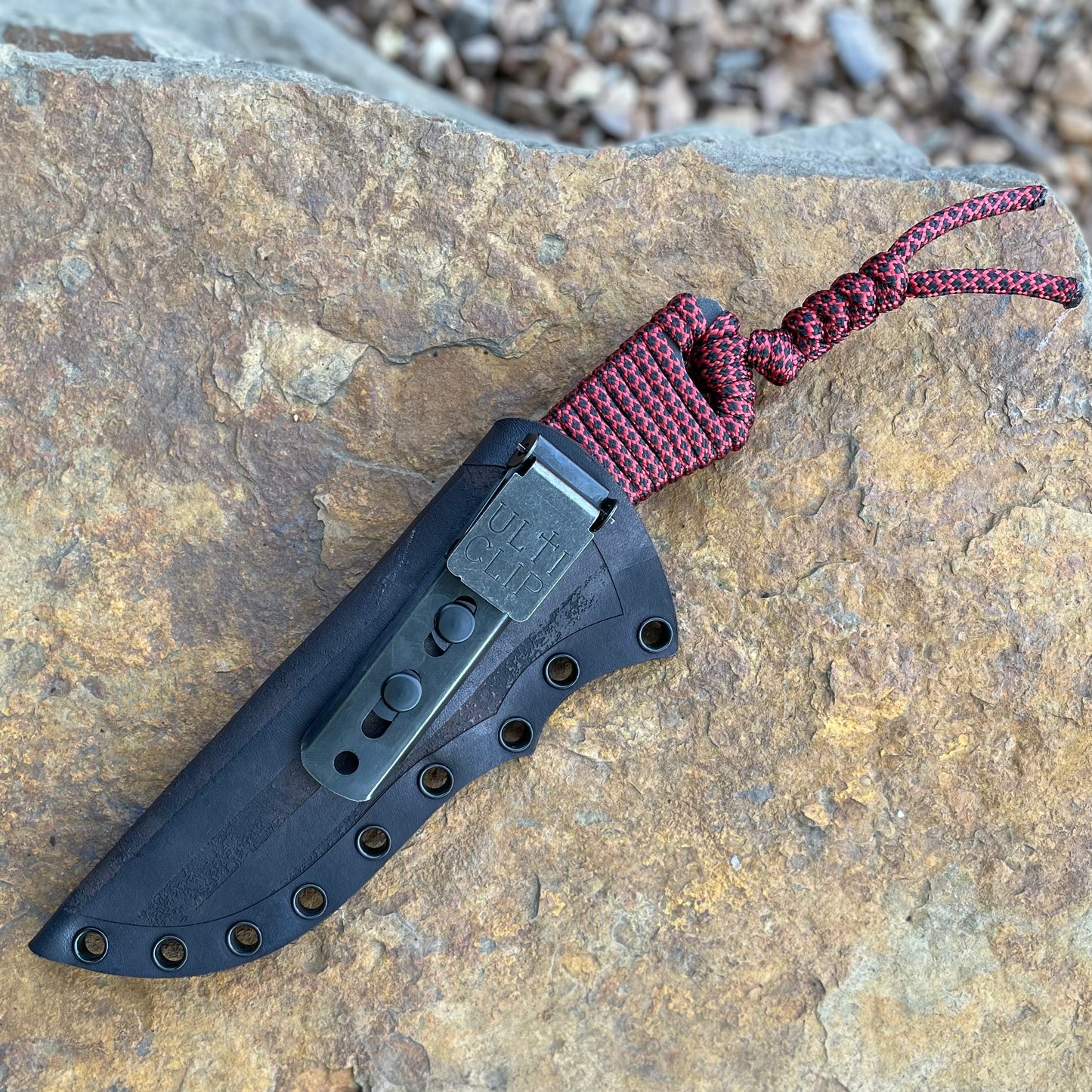 Bobcat in 80CrV2 w/ Red Survival Paracord