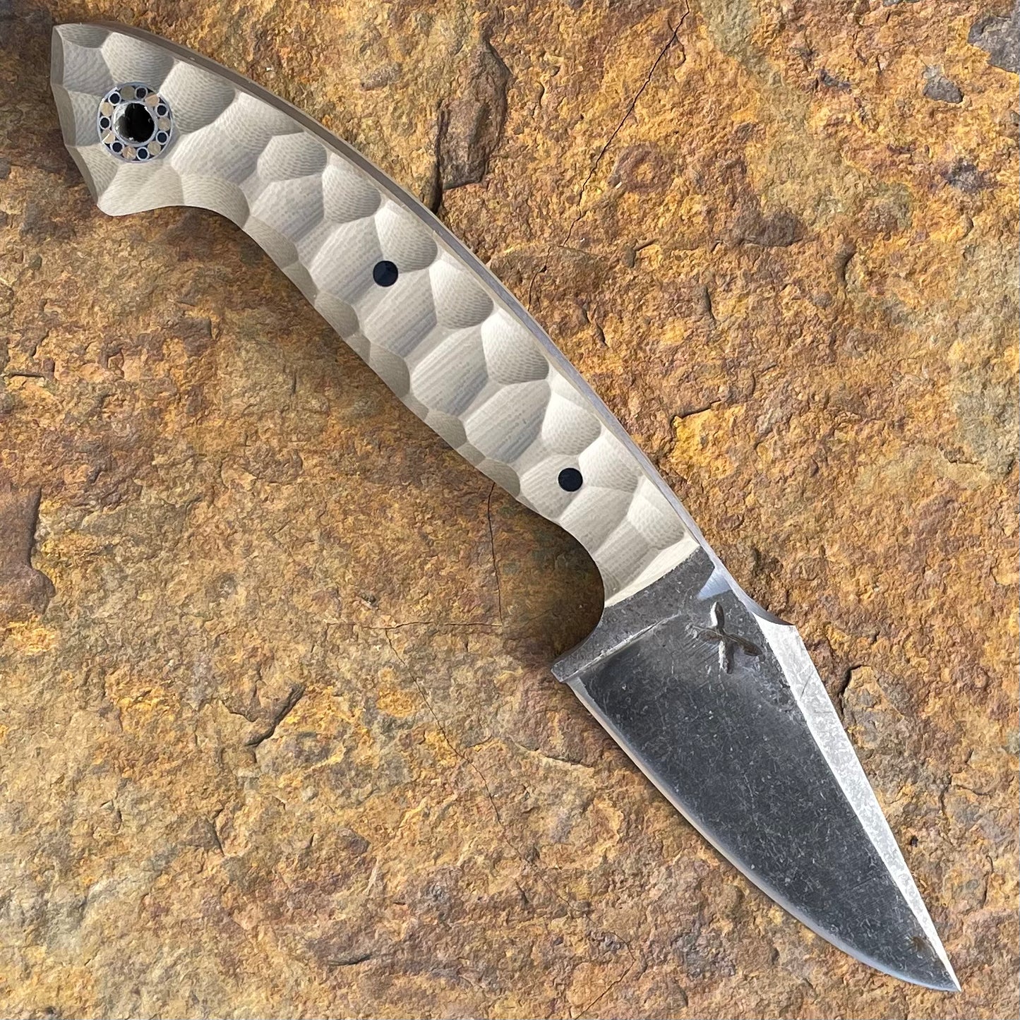 Ridgeback in 52100 w/ Grey G10 Rock Sculpted