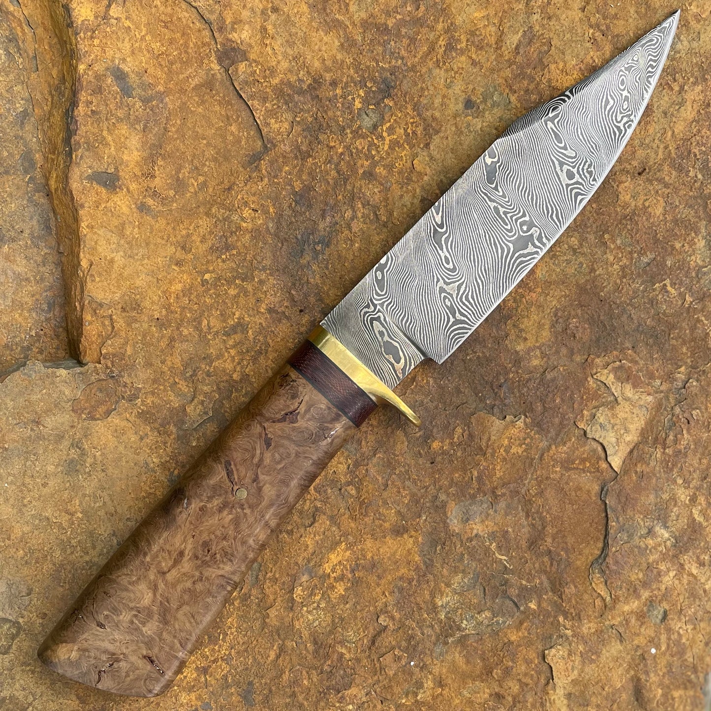 Twist Damascus Hunter w/ Oak Burl