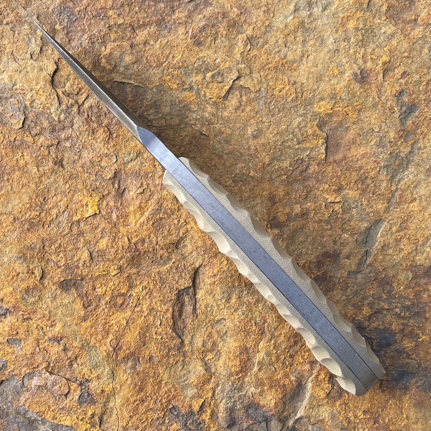 Ridgeback in 52100 w/ Grey G10 Rock Sculpted