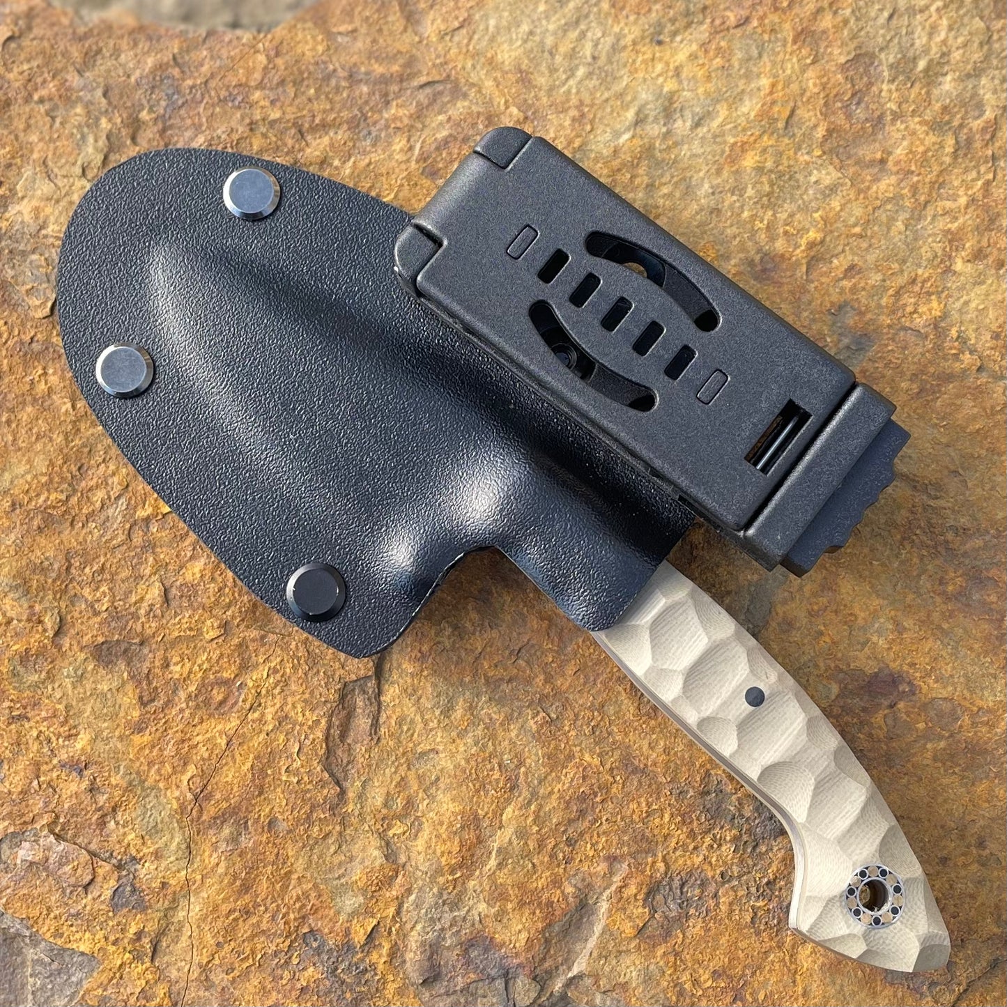 Ridgeback in 52100 w/ Grey G10 Rock Sculpted
