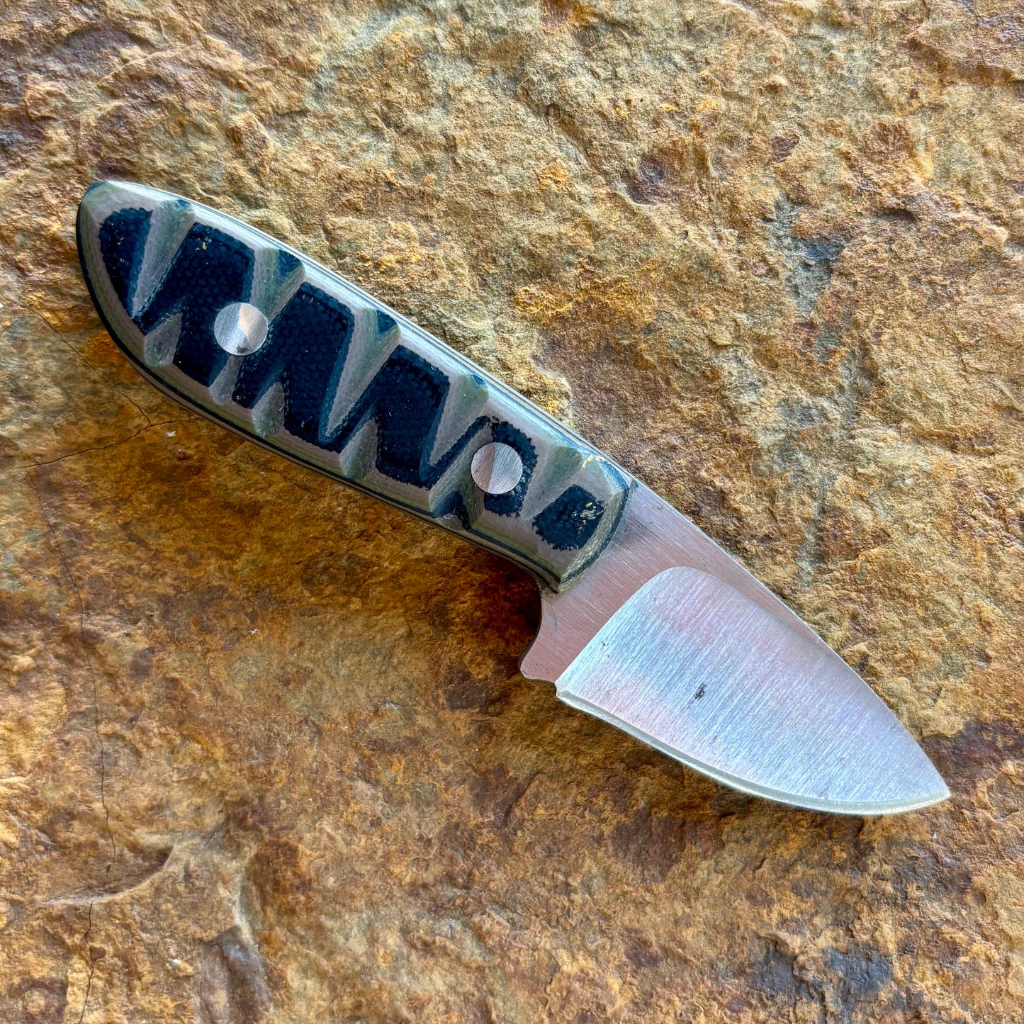 Peanut EDC in 1095 w/ Camo G10