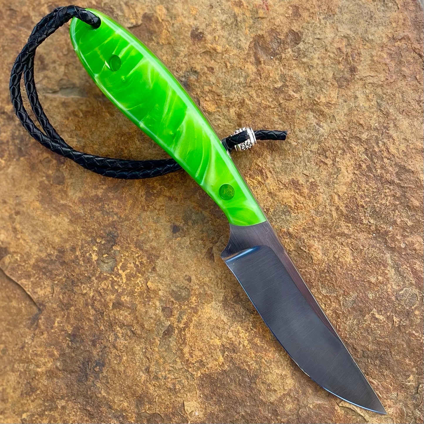 Hunter in 1095 w/ Green Resin