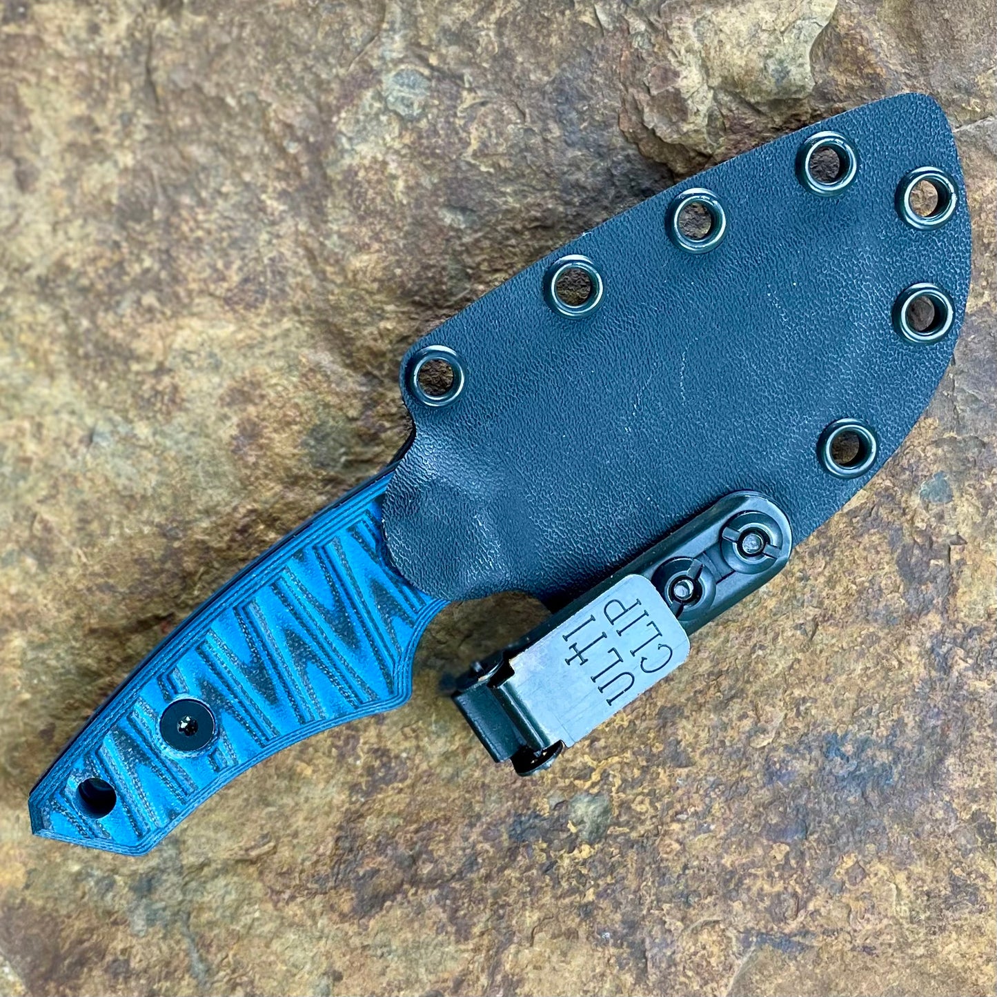 Bigfoot in 80CrV2 Blk/Blue & Black G10