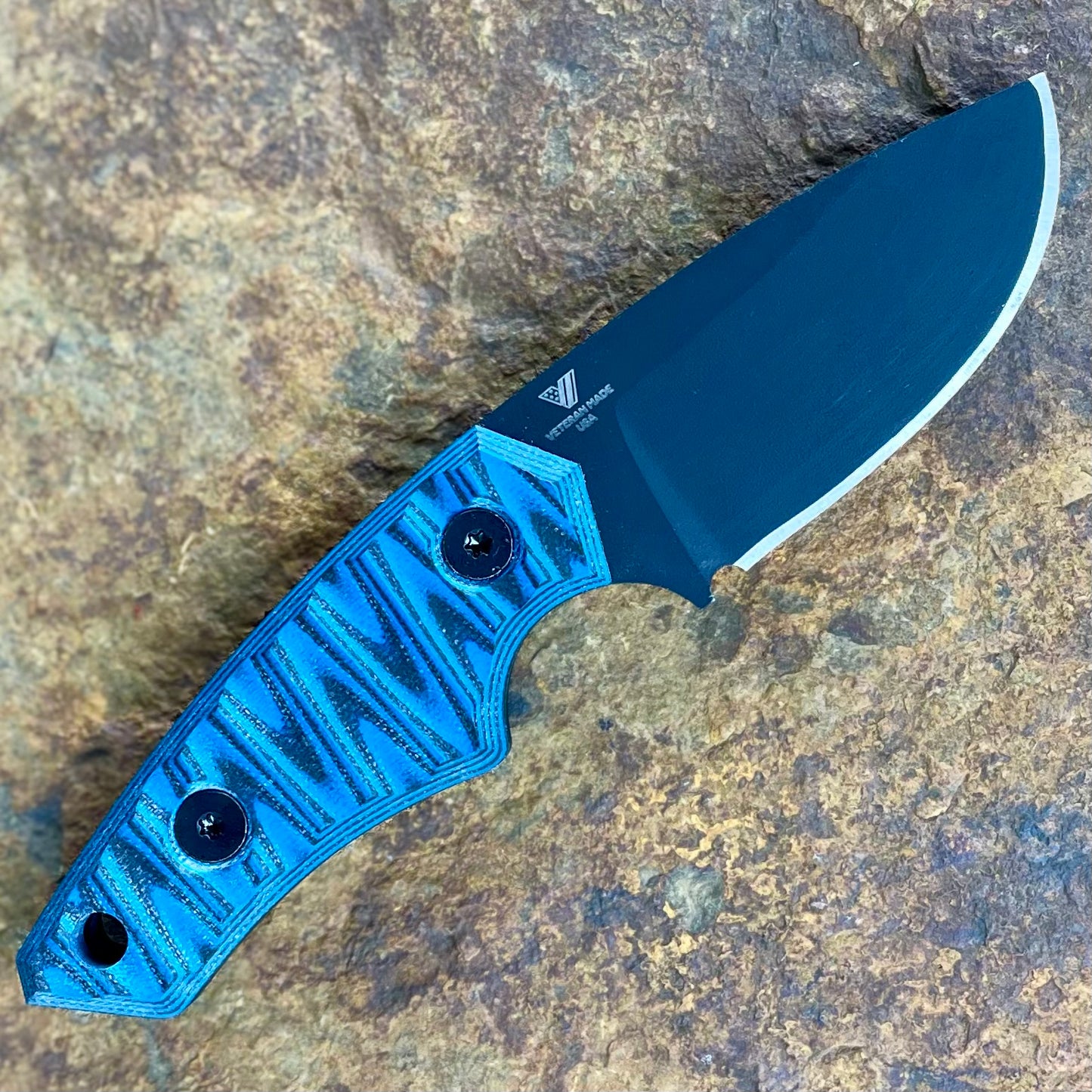 Bigfoot in 80CrV2 Blk/Blue & Black G10