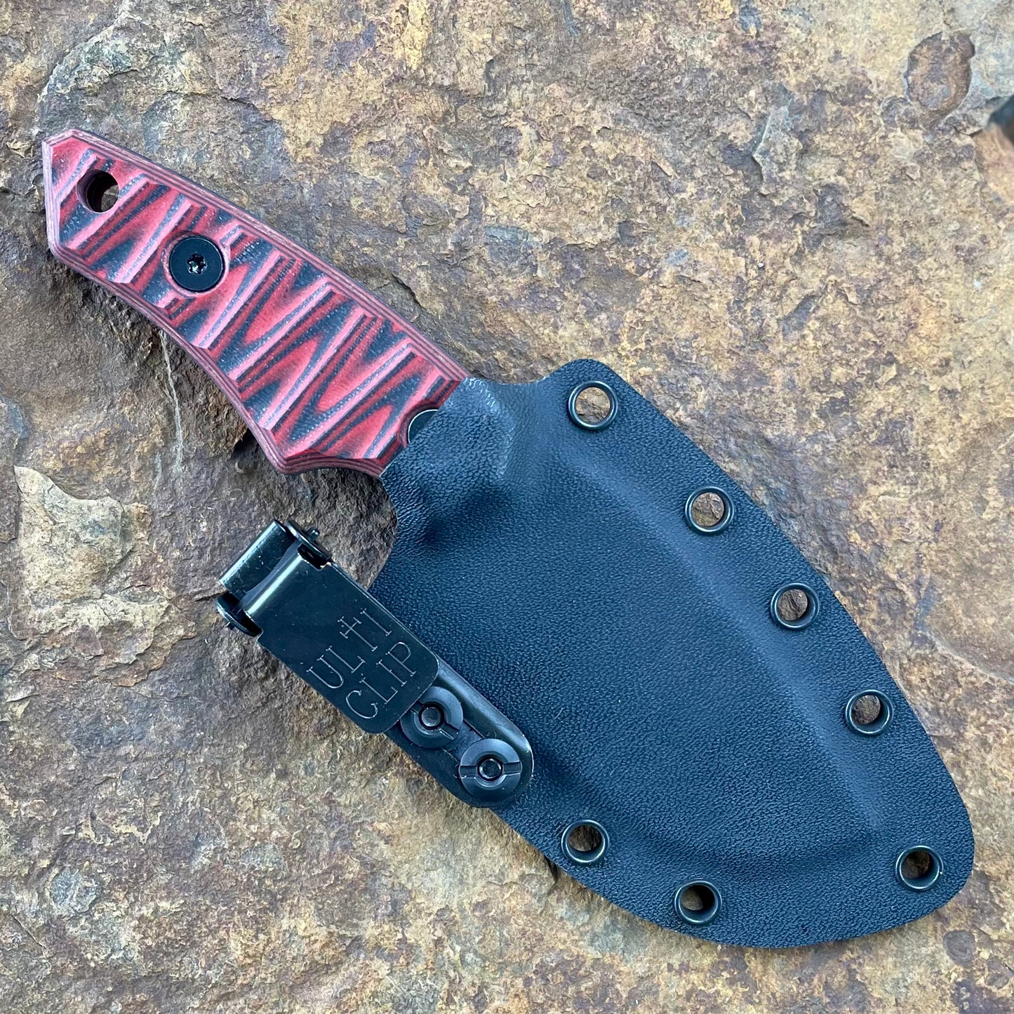 Afanc in 80CrV2 Blk/Red & Black G10