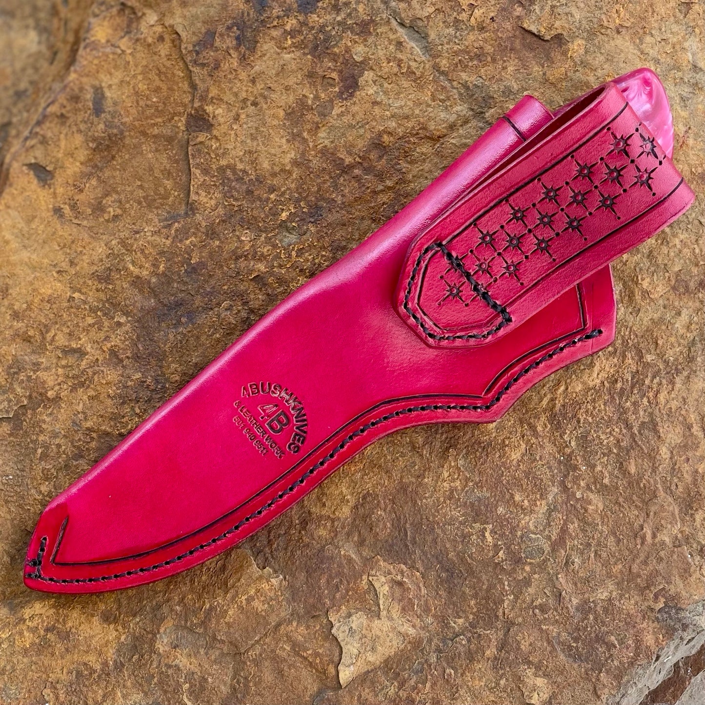 Hunter in 1095 w/ Pink Resin