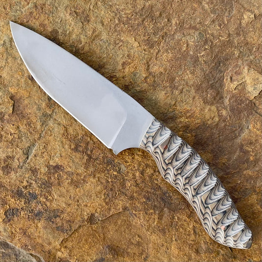 Rogue in 1095 w/ Black & Tan G10