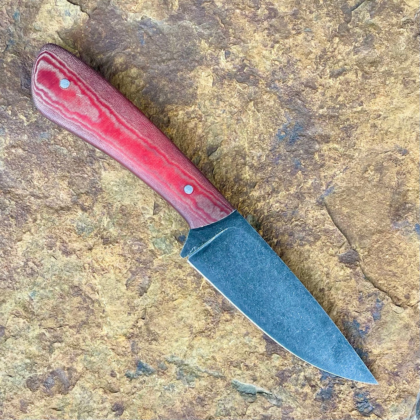 Hunter in 1080 w/ Red Micarta