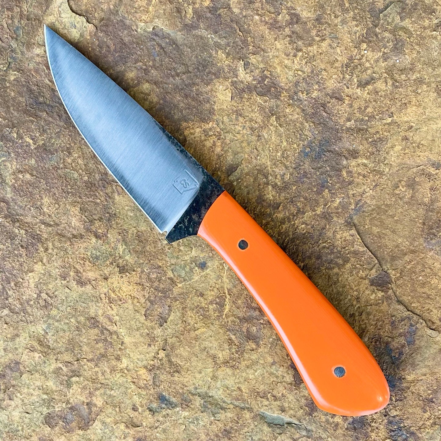 Hunter in 1080 w/ Orange G10