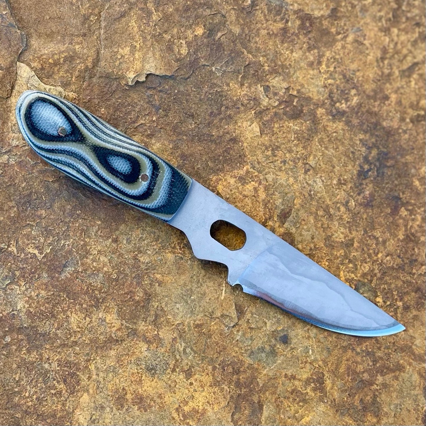 Neck Knife in 440C w/ Camo G10