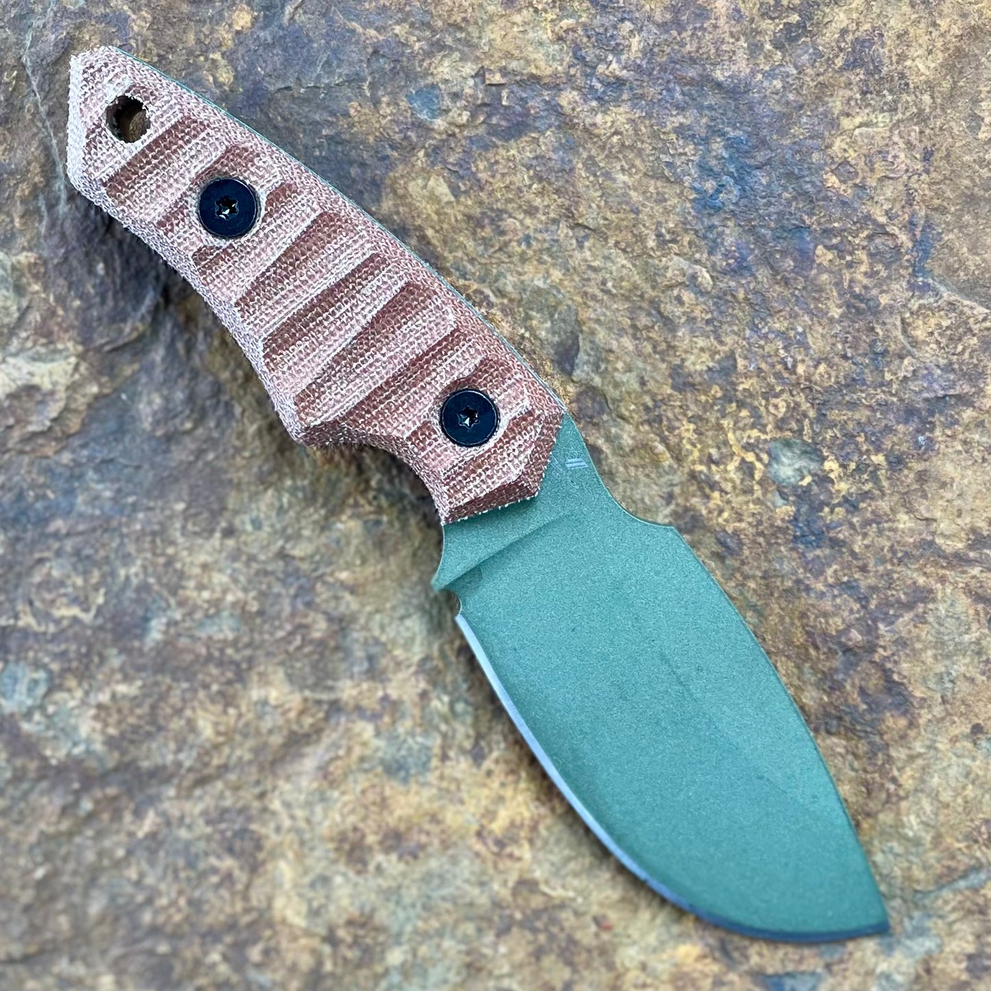 Afanc in 80CrV2 Grn Cerakote/Brown Micarta