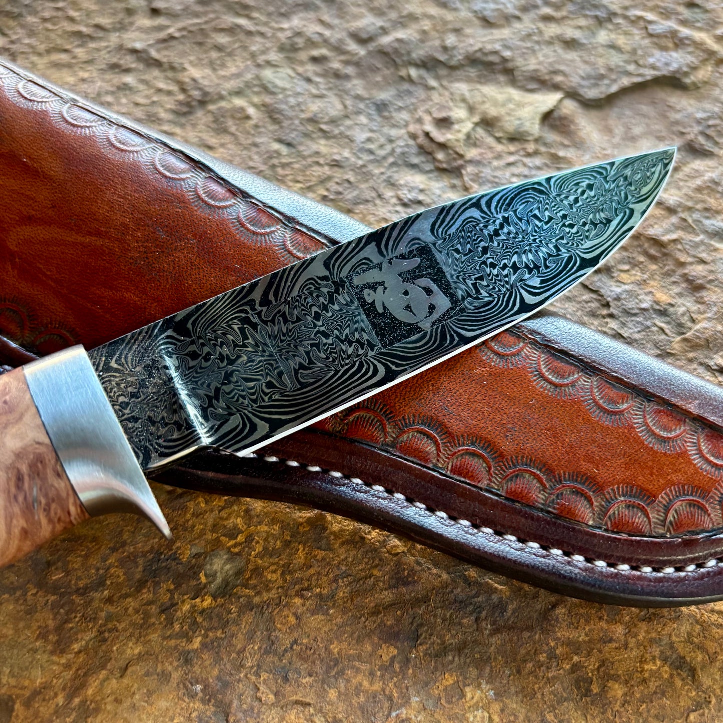 Damascus Hunter w/ Black Ash & Deer Antler