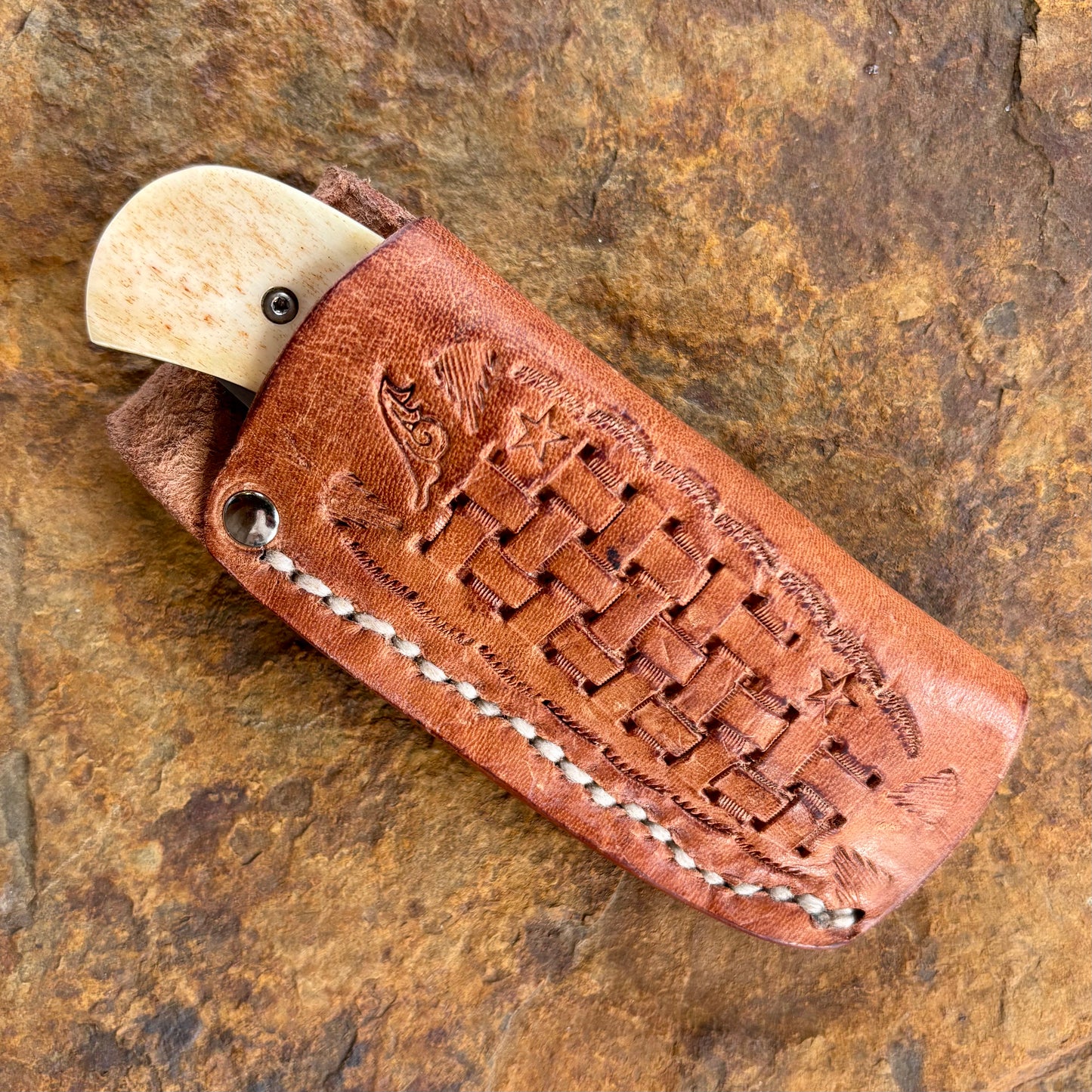 Folder Linerlock in 440C w/ Camel Bone