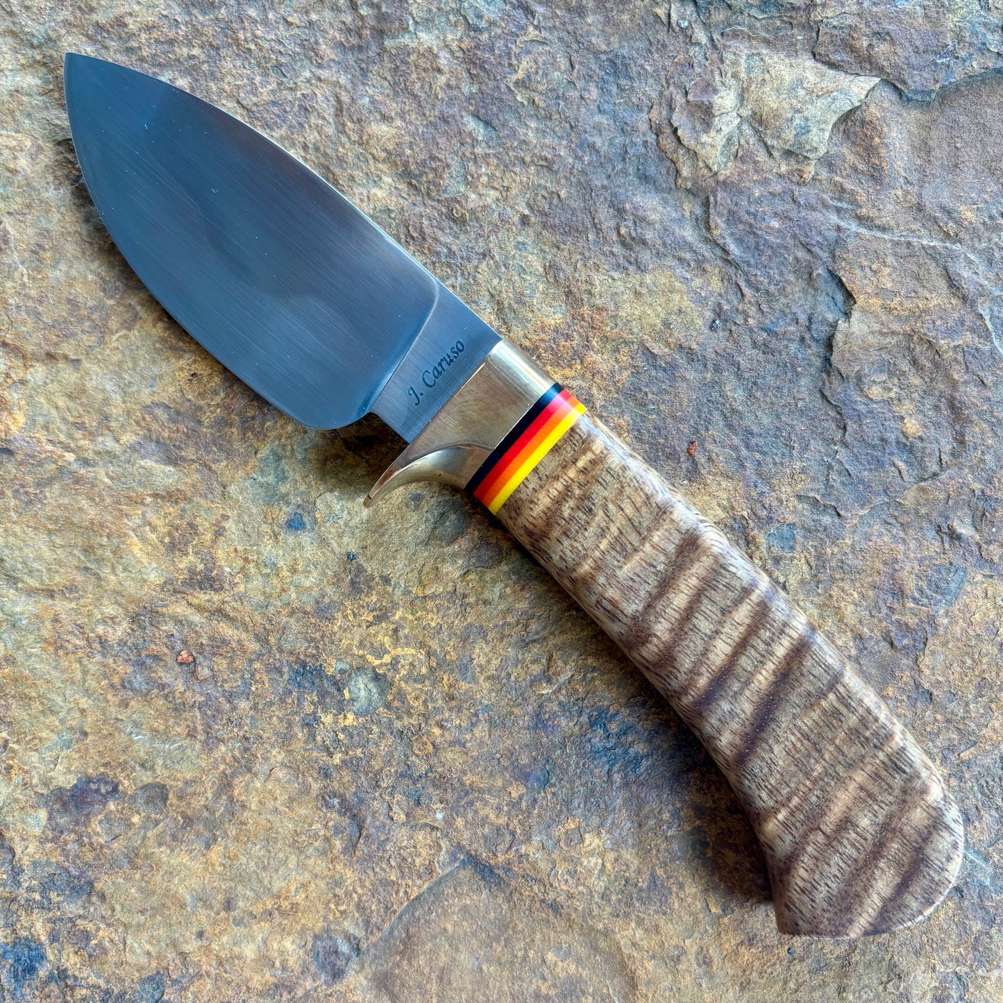 Hunter in 52100 (Hamon) w/ Curly Mango
