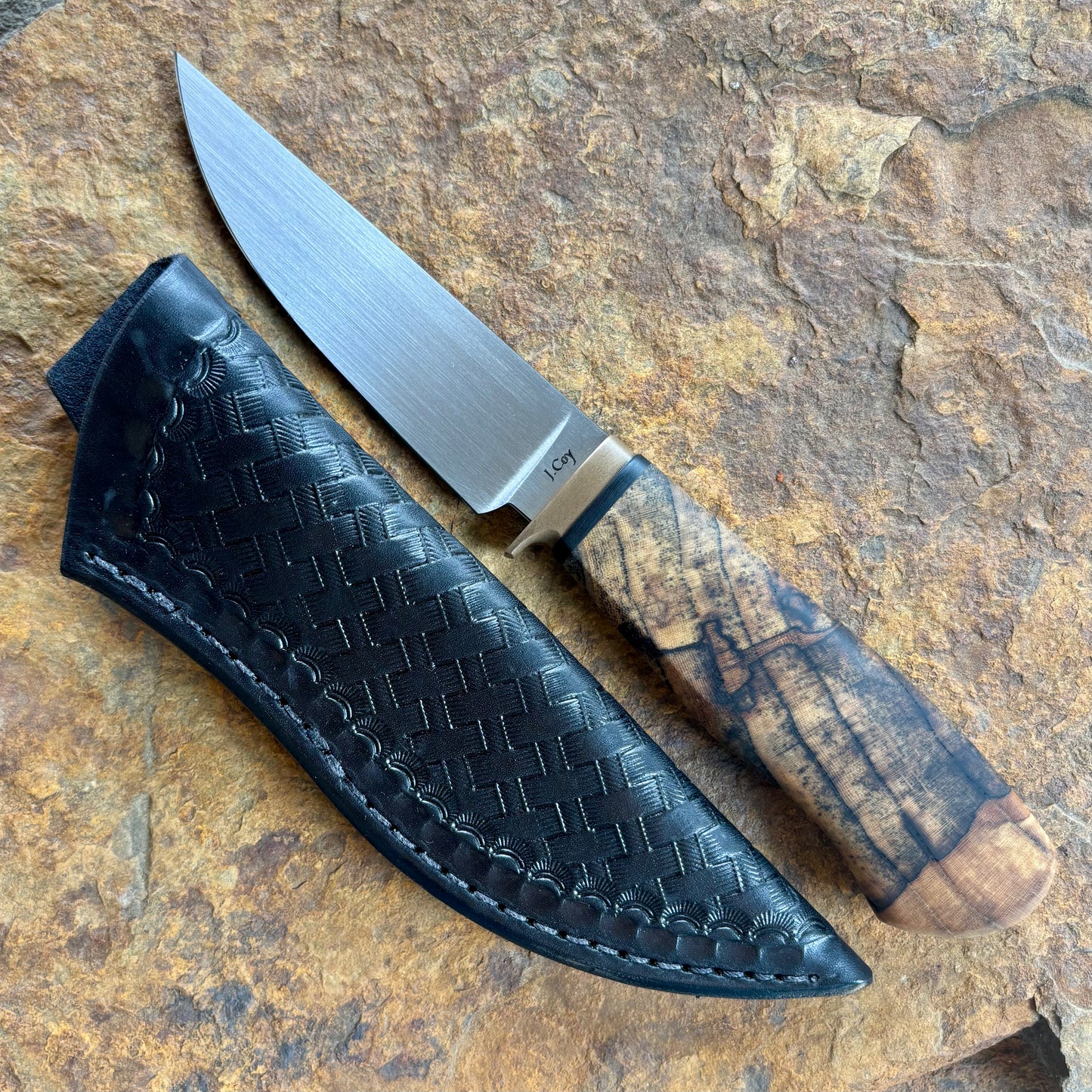 Hunter in 80CrV2 w/ Spalted Hackberry