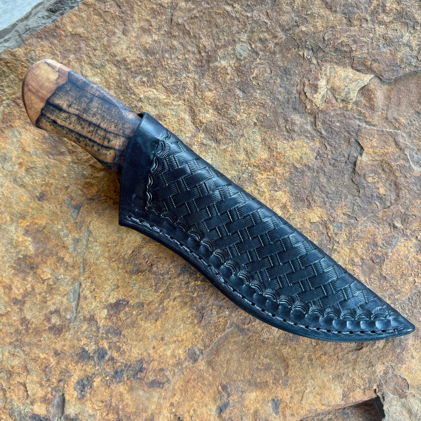 Hunter in 80CrV2 w/ Spalted Hackberry