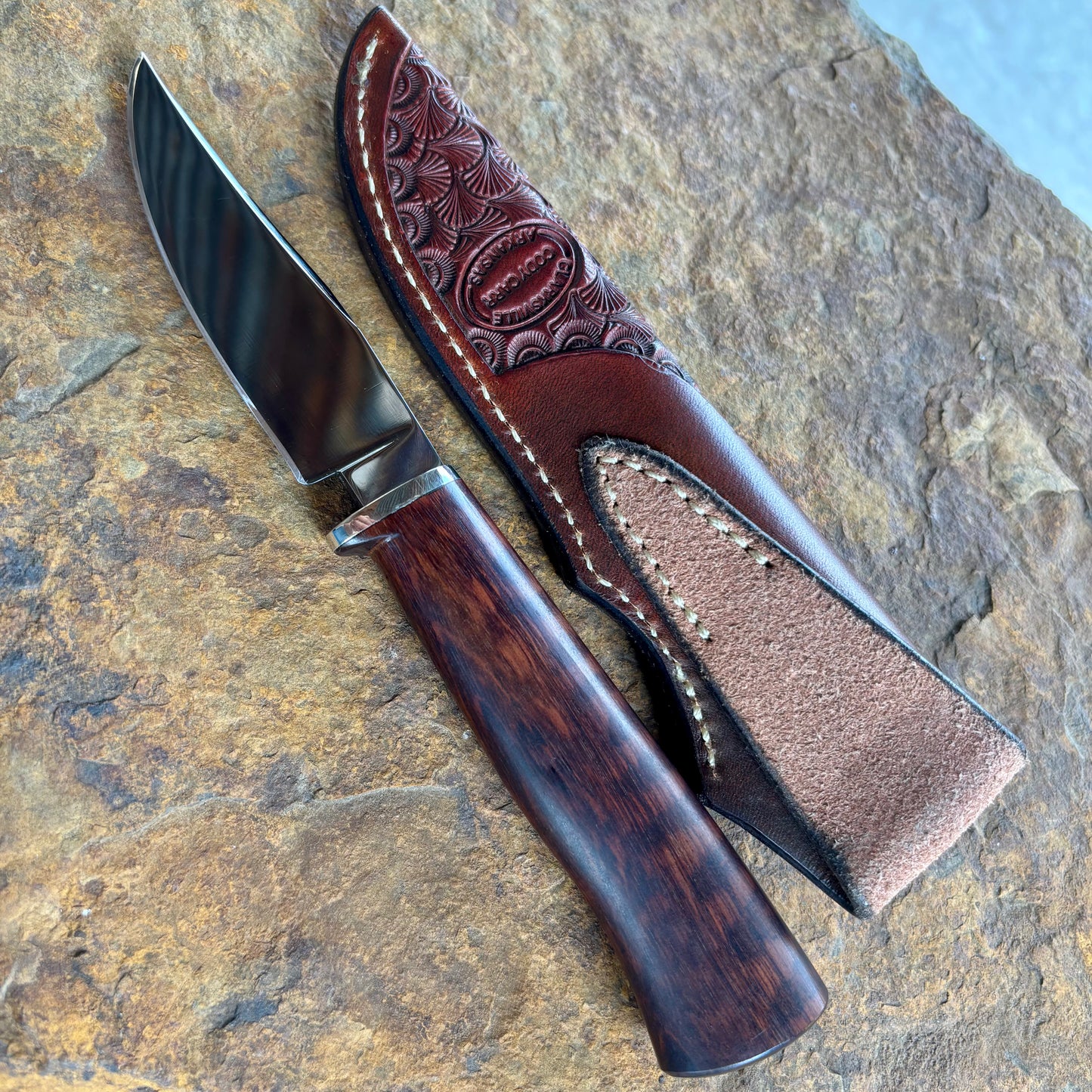 Hunter in 80CrV2 w/ Snakewood