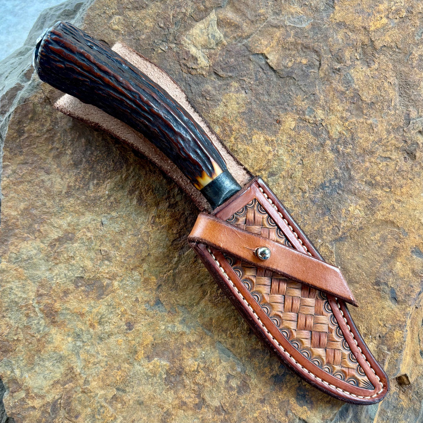 Integral Hunter in 52100 w/ Stag Handle